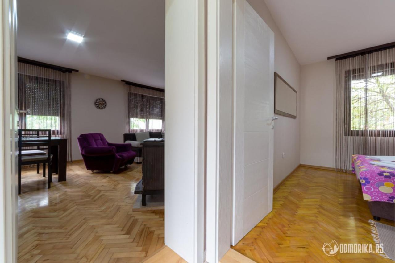 Apartmani Nina S Баїна-Башта Екстер'єр фото